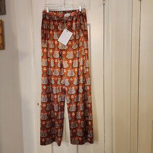 NIU  NWT trousers size M